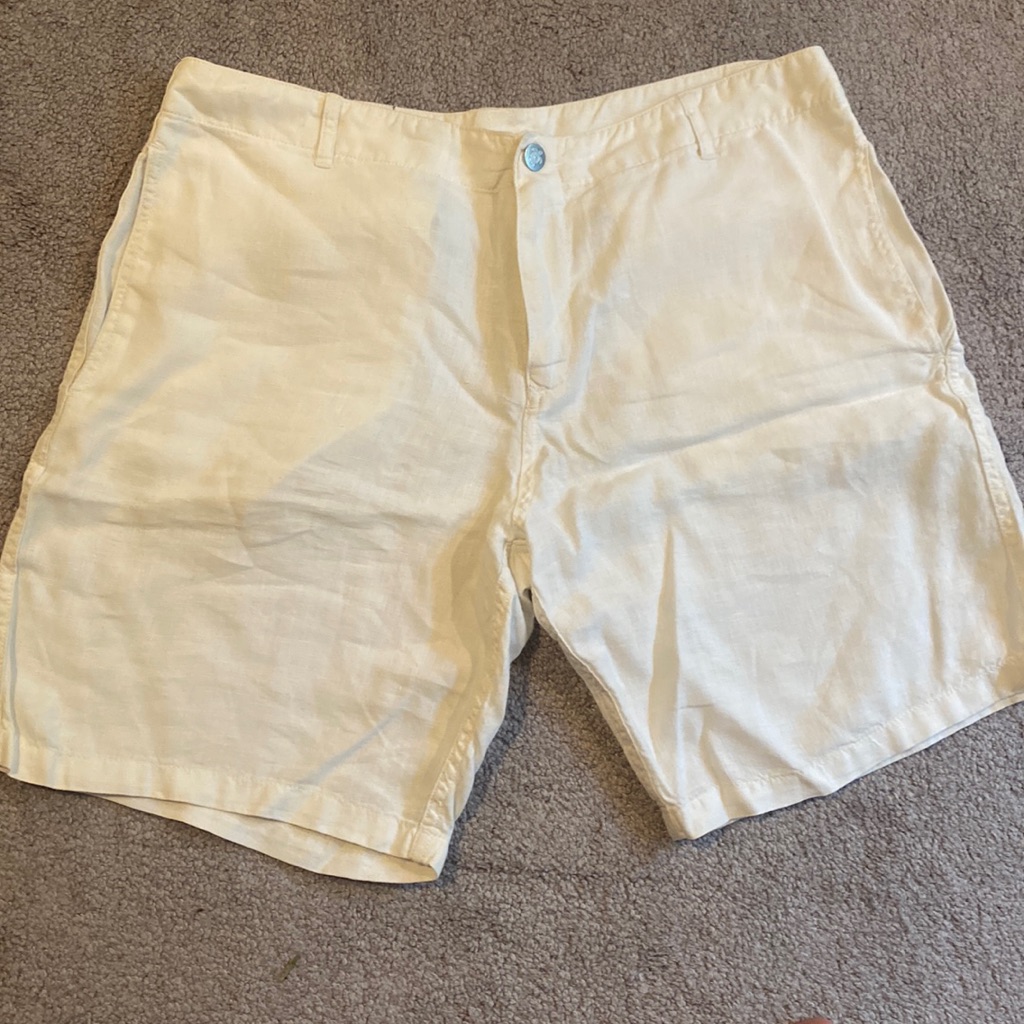 Men’s Vilebrequin White Linen Shorts - Size L - Inseam 9” - Great Condition